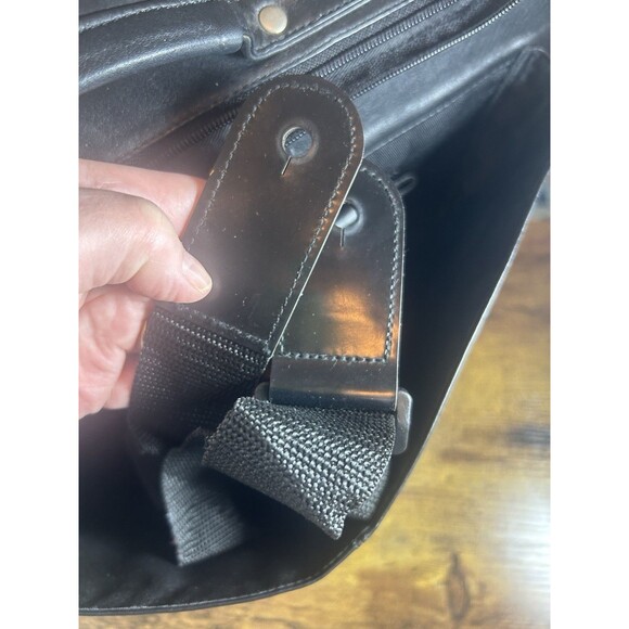 Paul & Taylor Genuine Leather Messenger Laptop Briefcase Bag Black 17in - Picture 7 of 14